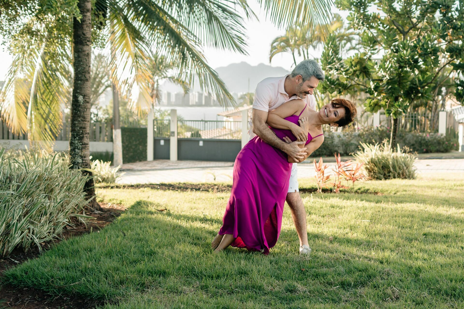 Foto Conexão Emocional: Como Capturar Momentos Autênticos em Ensaios Fotográficos Foto Conexão Emocional: Como Capturar Momentos Autênticos em Ensaios Fotográficos - Imagem 0